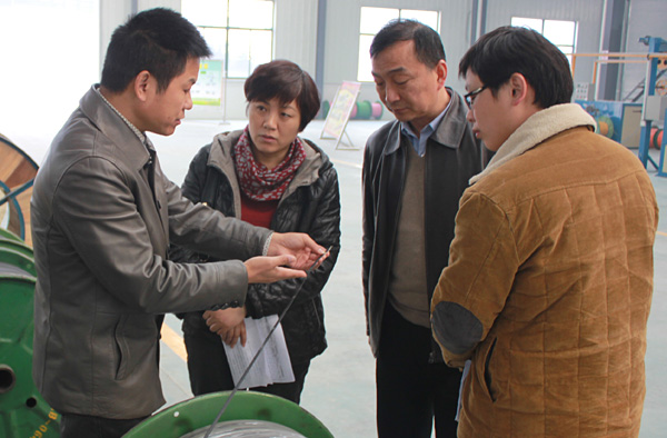 滁州市經(jīng)信委領(lǐng)導(dǎo)來(lái)安邦集團(tuán)調(diào)研新項(xiàng)目建設(shè)情況(圖1)