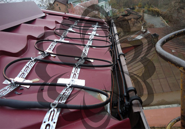 天溝融雪應該選擇哪一種規(guī)格型號電伴熱帶？(圖1)