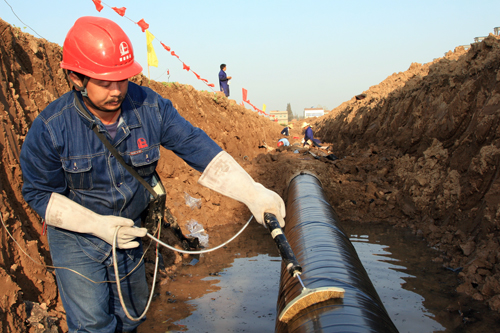 案例分析：輸送油、氣管道安裝電伴熱系統(tǒng) 需要剝掉管道防腐層？(圖1)