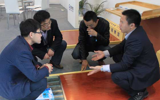 安邦集團(tuán)參加中國(guó)（北京）國(guó)際供熱通風(fēng)空調(diào)、衛(wèi)生潔具及城建設(shè)備與技術(shù)展會(huì)現(xiàn)場(chǎng)(圖8)